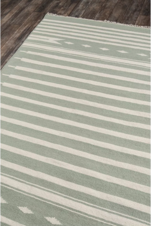 7'6"x 9'6" Light Green Hand-Carved Rug By Momeni