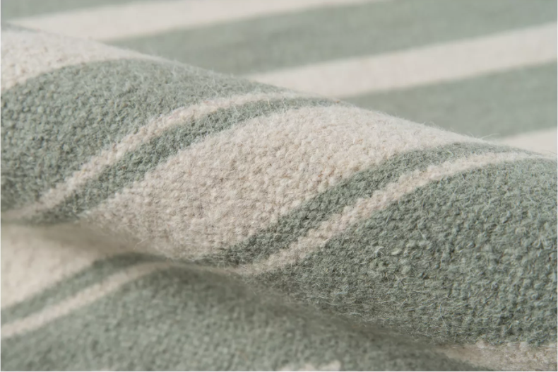 7'6"x 9'6" Light Green Hand-Carved Rug By Momeni