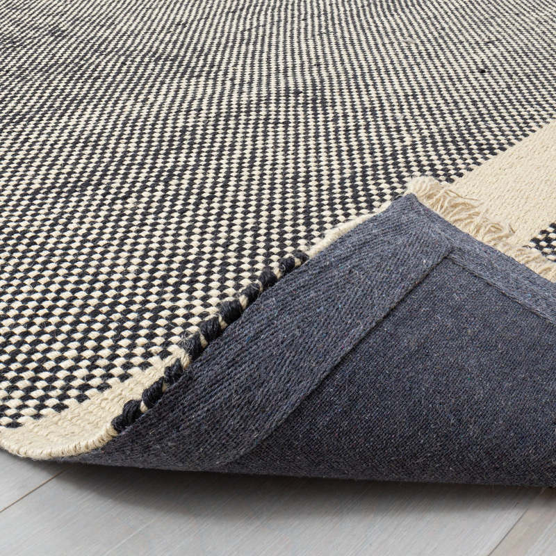 Size 5'x7' Color Black Hand Made Jute Rug