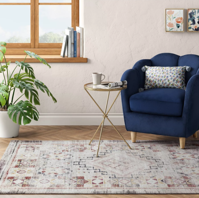 5'x7' Blush Bromelia Distressed Geo Persian Rug