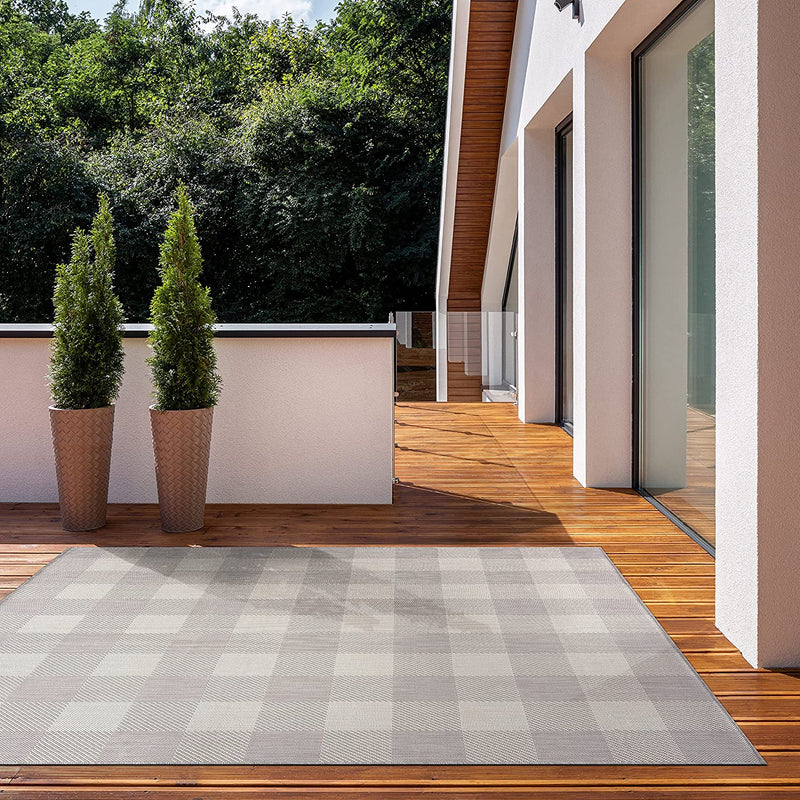 5'X7' Grey/White Washable Outside Buffalo Plaid Outdoor Rug