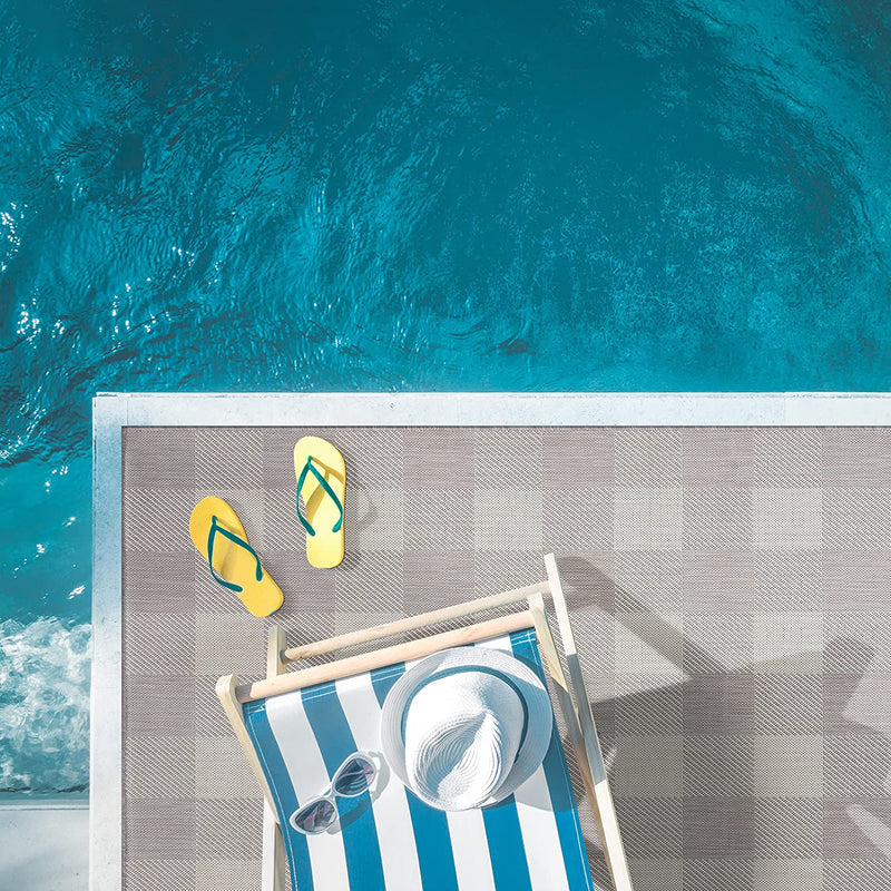 5'X7' Grey/White Washable Outside Buffalo Plaid Outdoor Rug