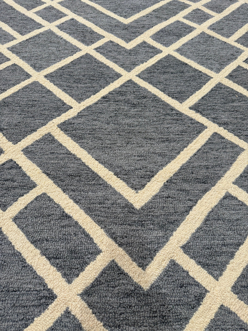 5' x 7' Area Rug
