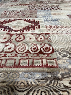 Size 5'x7' Area Rug