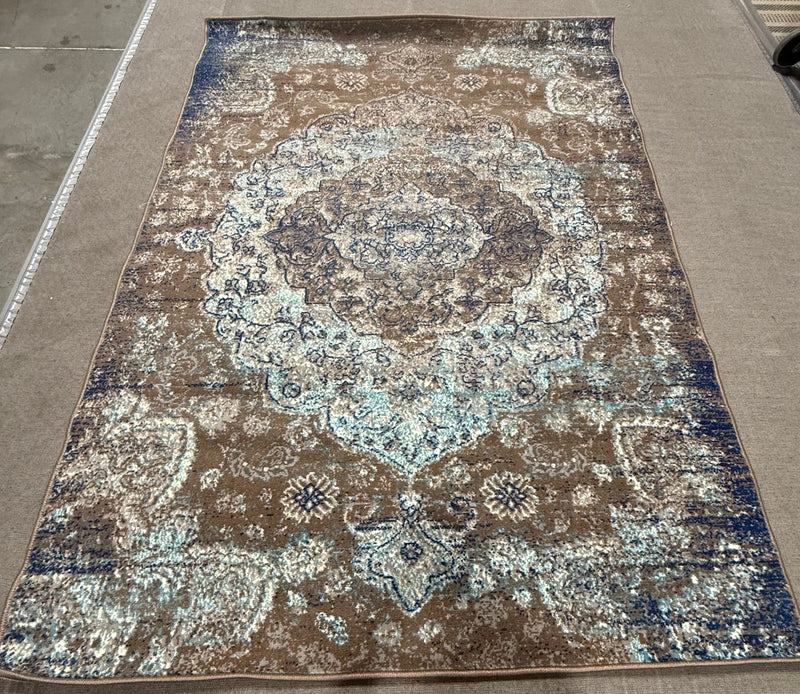 5' x 7' Area Rug