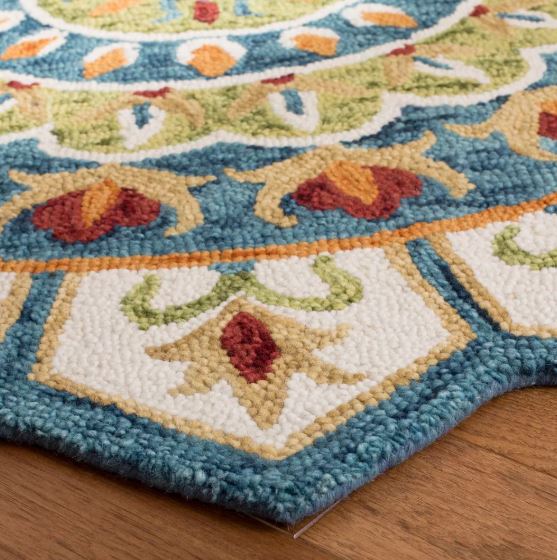 8' Ivory/Blue Round Hand Tufted Indoor Area Rug - Safavieh