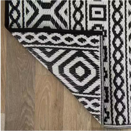 Hawaii Black 8 ft. x 10 ft. Contemporary Geometric Reversible Plastic Outdoor Area Rug