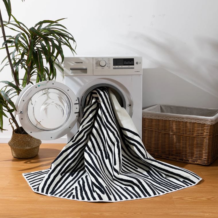 9x12 Modern Abstract Stripes Machine Washable Area Rug in Black & White