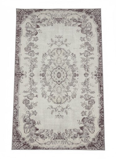 5' x 8' Area Rug