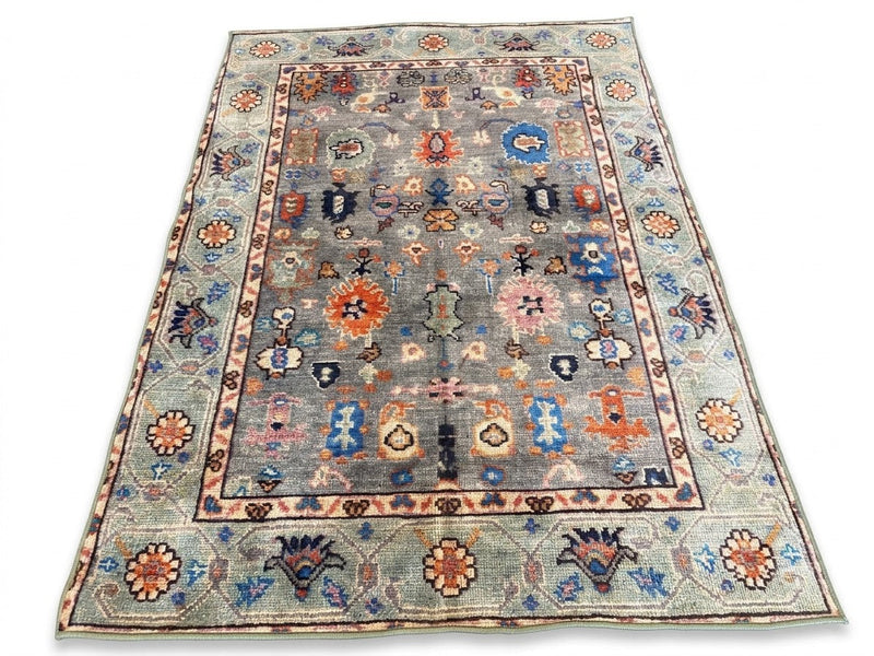 5' x 7' Area Rug