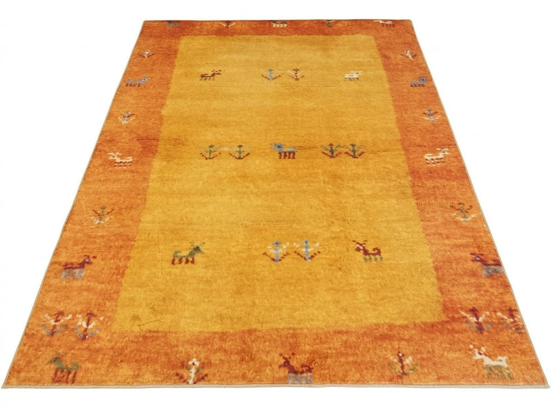 7' x 9' Area Rug