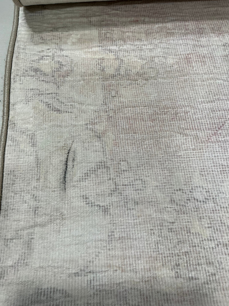 5' x 8' Area Rug