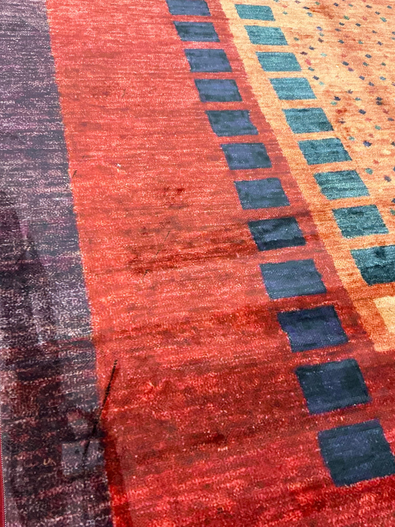 7' x 9' Area Rug